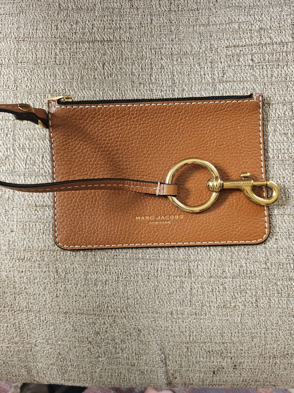 Marc Jacobs -COA - Cognac Pebbled Leather Keyring Pouch w Gold Hardware NWOT